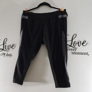 Marika Sport black workout capris - 208